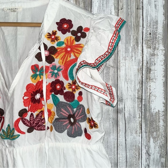 Jodifl White Floral Embroidered Blouse - Picture 3 of 5